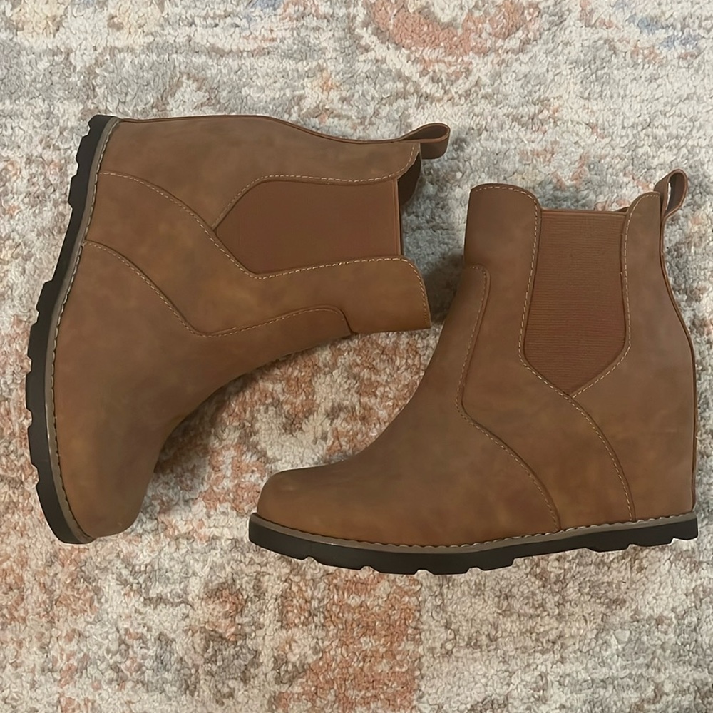 Universal Thread Tan Wedge Ankle Booties